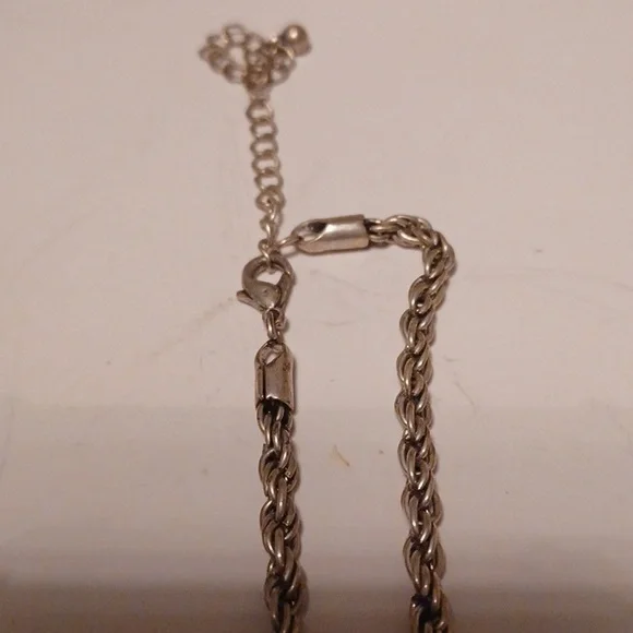 GREEN RHINESTONES PENDANT WITH SILVERTONE ROPE NECKLACE, HALLMARK X, LIKE NEW - Picture 2 of 3